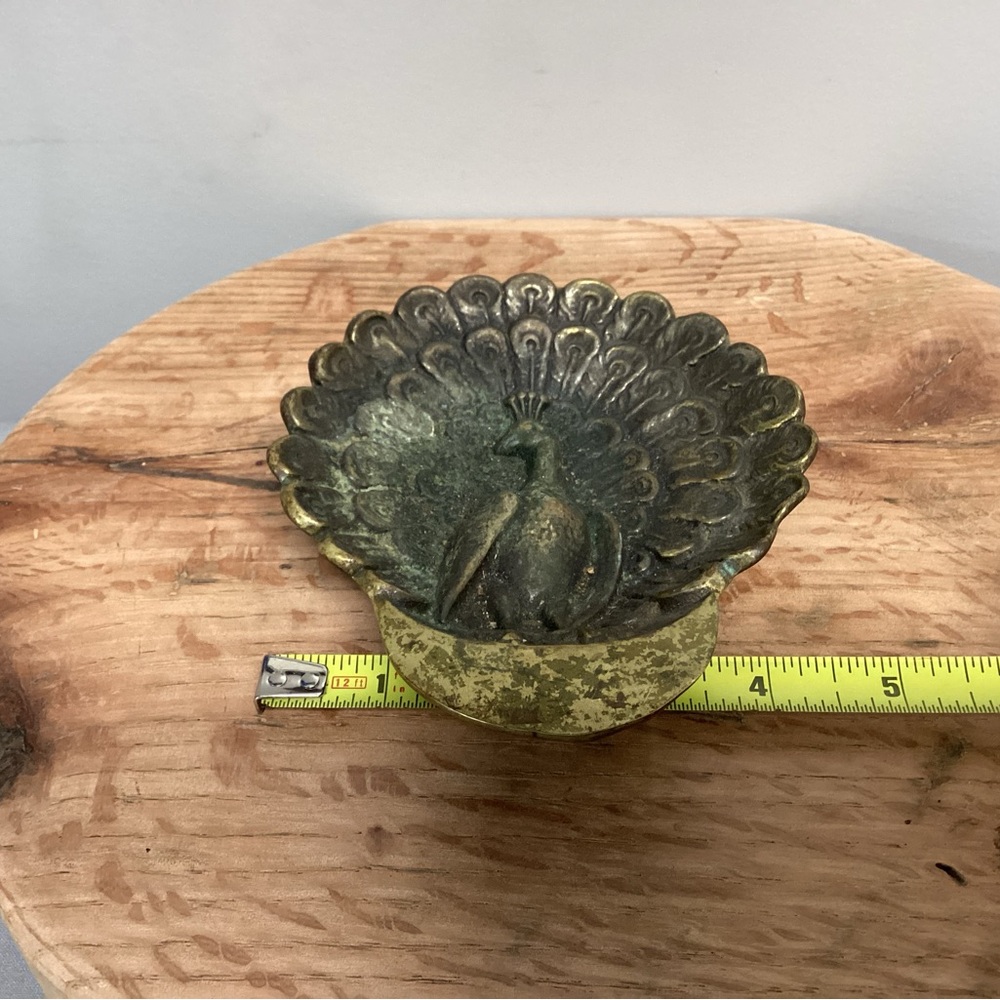 🟢 Vintage - Stunning - Solid Brass Peacock Designed Dish / Ashtray - Patina - Picture 10 of 13